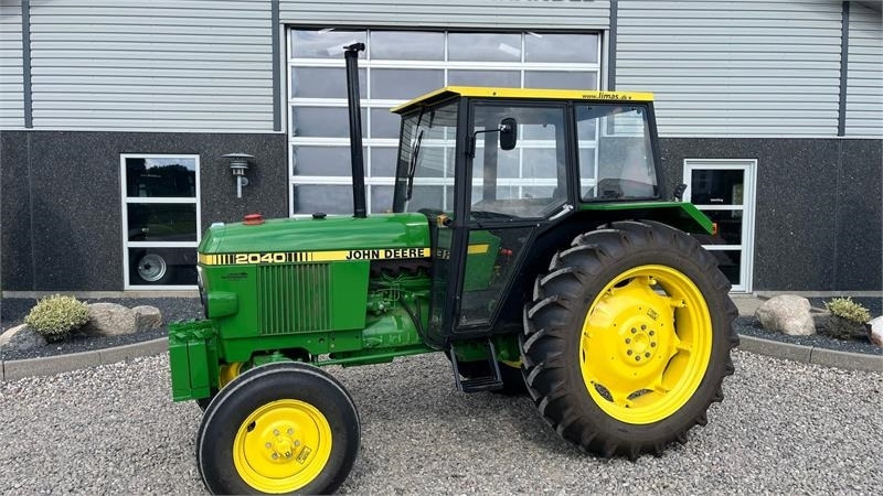 John Deere 2040 Med nye dæk hele vejen rundt - Tractor: afbeelding 1 John Deere 2040 Med nye dæk hele vejen rundt - Tractor: afbeelding 1