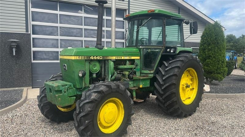 John Deere 4430 Med Powershift - Tractor: afbeelding 2 John Deere 4430 Med Powershift - Tractor: afbeelding 2