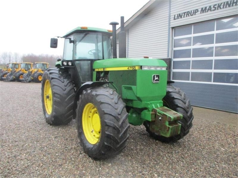 Tractor John Deere 4755 En rigtig kraftkarl med den store 7,6L motor: afbeelding 19 Tractor John Deere 4755 En rigtig kraftkarl med den store 7,6L motor: afbeelding 19