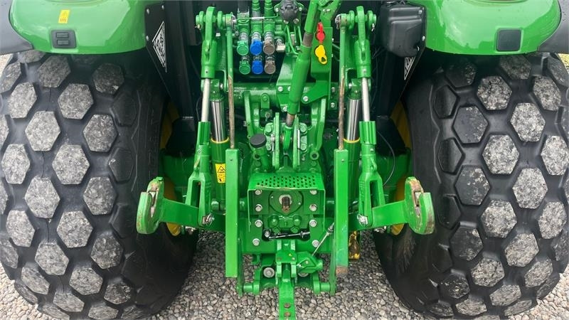 John Deere 5090 M Med græsdæk - Tractor: afbeelding 4 John Deere 5090 M Med græsdæk - Tractor: afbeelding 4
