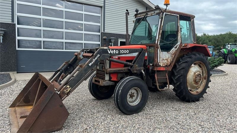 Massey Ferguson 690 Speedshift med frontlæsser - Tractor: afbeelding 2 Massey Ferguson 690 Speedshift med frontlæsser - Tractor: afbeelding 2