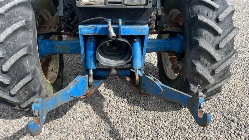 New Holland 8240 SLE Med frontlift og frontPTO - Tractor: afbeelding 4 New Holland 8240 SLE Med frontlift og frontPTO - Tractor: afbeelding 4