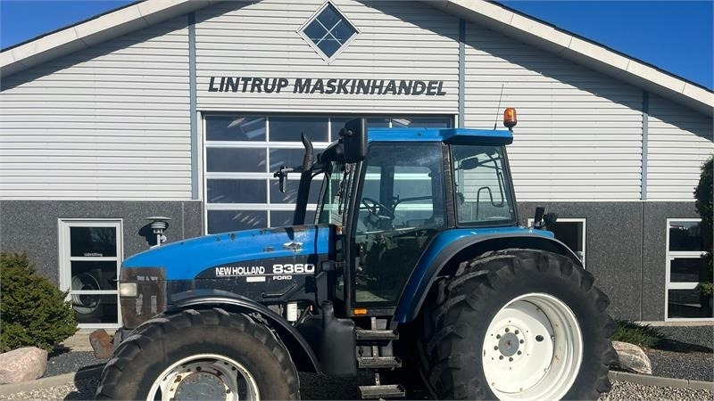 New Holland 8360 med 4stk fabriksnye dæk til. Super stærk tra - Tractor: afbeelding 1 New Holland 8360 med 4stk fabriksnye dæk til. Super stærk tra - Tractor: afbeelding 1