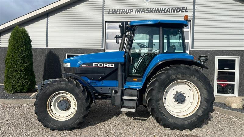 Tractor New Holland 8670 Supersteer Samme ejer siden 2012, evt. med tv: afbeelding 10 Tractor New Holland 8670 Supersteer Samme ejer siden 2012, evt. med tv: afbeelding 10