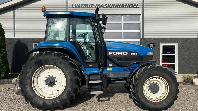 Tractor New Holland 8670 Supersteer Samme ejer siden 2012, evt. med tv: afbeelding 7 Tractor New Holland 8670 Supersteer Samme ejer siden 2012, evt. med tv: afbeelding 7