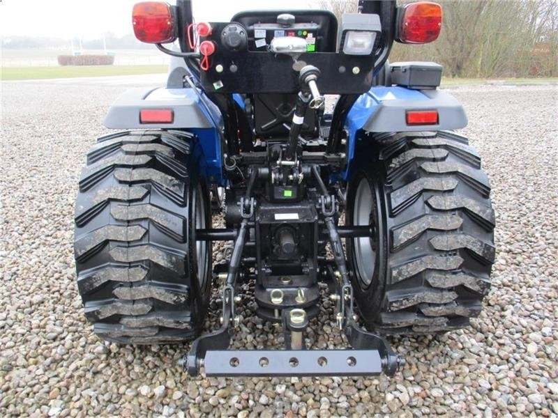 Solis 26 6+2 Gearmaskine med servostyring og industrihju - Gemeentelijke tractor: afbeelding 4 Solis 26 6+2 Gearmaskine med servostyring og industrihju - Gemeentelijke tractor: afbeelding 4