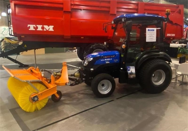 Solis H26 HST SnowEdition med Thyregod TK 1600 kost på - Tractor: afbeelding 1 Solis H26 HST SnowEdition med Thyregod TK 1600 kost på - Tractor: afbeelding 1