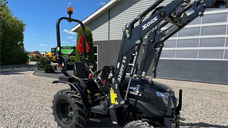 Solis S26 6+2 gearmaskine Limited Edition i sort med bre - Tractor: afbeelding 3 Solis S26 6+2 gearmaskine Limited Edition i sort med bre - Tractor: afbeelding 3