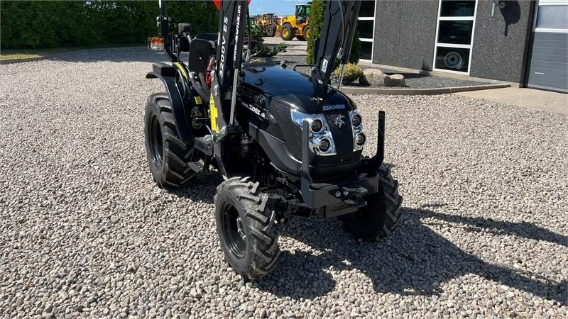 Solis S26 6+2 gearmaskine Limited Edition i sort med bre - Tractor: afbeelding 4 Solis S26 6+2 gearmaskine Limited Edition i sort med bre - Tractor: afbeelding 4