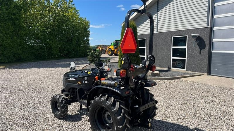 Solis S26 Limited Edition i sort 6+2 Gearmaskine med Ser - Gemeentelijke tractor: afbeelding 3 Solis S26 Limited Edition i sort 6+2 Gearmaskine med Ser - Gemeentelijke tractor: afbeelding 3