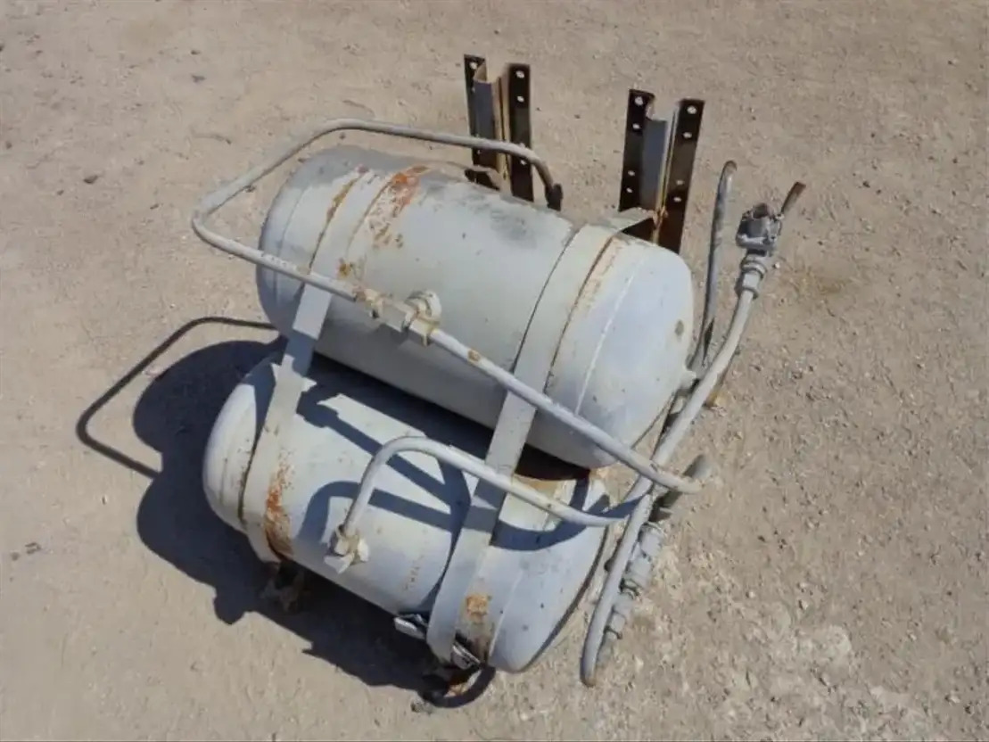 Volvo Airtanks From Volvo F88-F89 - Remdelen voor Vrachtwagen: afbeelding 2 Volvo Airtanks From Volvo F88-F89 - Remdelen voor Vrachtwagen: afbeelding 2