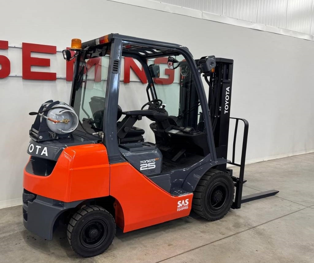Toyota 10773 06-8FG25F - LPG heftruck: afbeelding 3 Toyota 10773 06-8FG25F - LPG heftruck: afbeelding 3