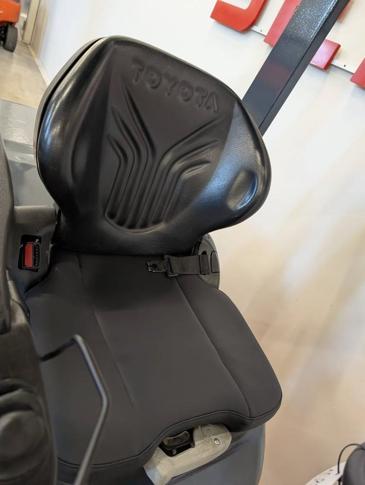 Toyota 10811 06-8FD25F - Diesel heftruck: afbeelding 5 Toyota 10811 06-8FD25F - Diesel heftruck: afbeelding 5