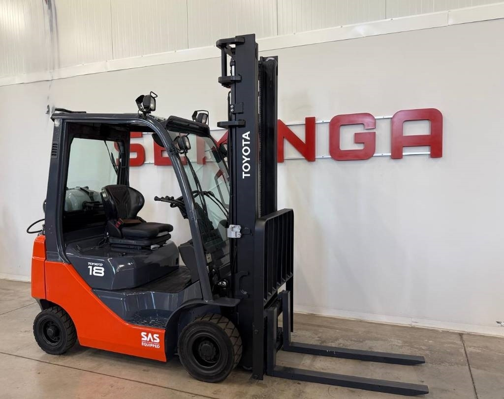 Toyota 10894 - 8FGF18 - LPG heftruck: afbeelding 1 Toyota 10894 - 8FGF18 - LPG heftruck: afbeelding 1
