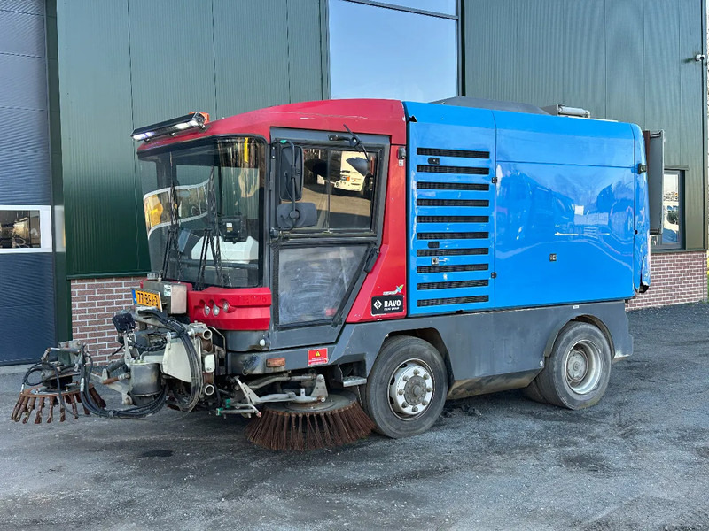 Ravo 580 VEEGMACHINE/SWEEPER!! - Veegwagen: afbeelding 1 Ravo 580 VEEGMACHINE/SWEEPER!! - Veegwagen: afbeelding 1