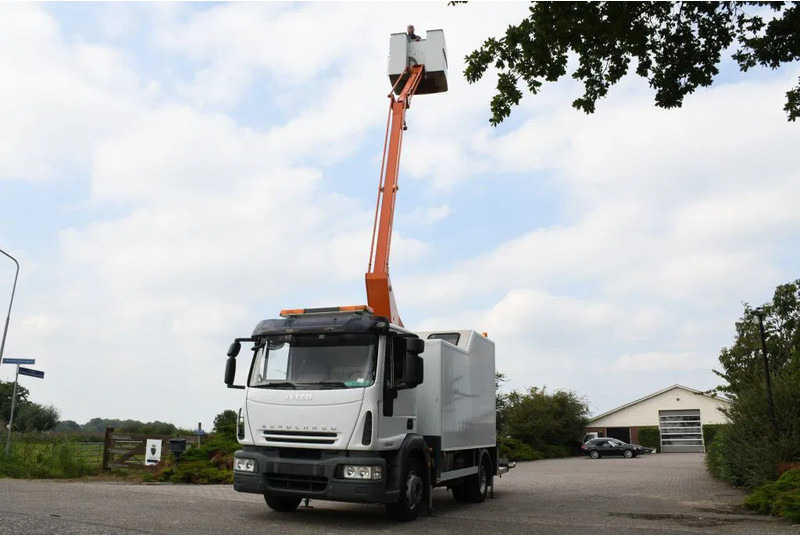 Iveco EuroCargo 120 E18!! ARBEITSBUHNE/SKYWORKER/HOOGWERKER!!EURO5!! CUSTERS!! - Vrachtwagen: afbeelding 3 Iveco EuroCargo 120 E18!! ARBEITSBUHNE/SKYWORKER/HOOGWERKER!!EURO5!! CUSTERS!! - Vrachtwagen: afbeelding 3