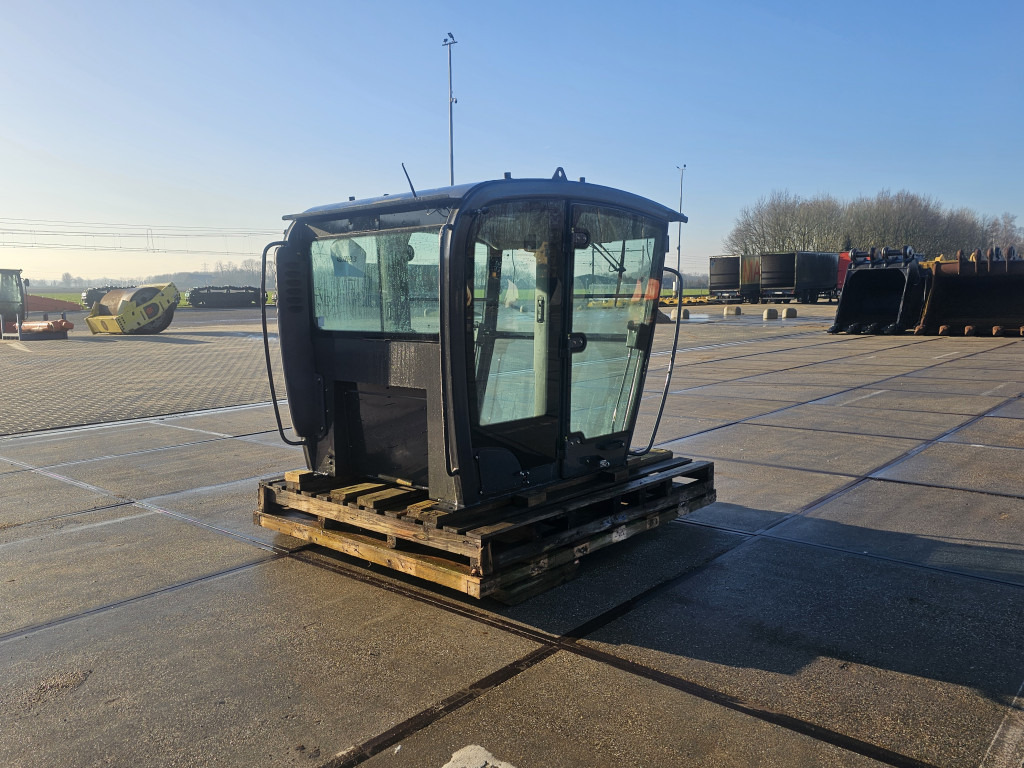 Case 48003933 - Cabine voor Bouwmachine: afbeelding 4 Case 48003933 - Cabine voor Bouwmachine: afbeelding 4