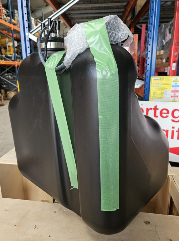 Case KNH14043 - Brandstoftank voor Bouwmachine: afbeelding 2 Case KNH14043 - Brandstoftank voor Bouwmachine: afbeelding 2