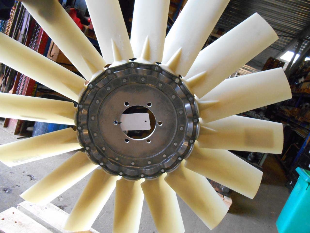 Caterpillar 4021897 - - Ventilator voor Bouwmachine: afbeelding 3 Caterpillar 4021897 - - Ventilator voor Bouwmachine: afbeelding 3