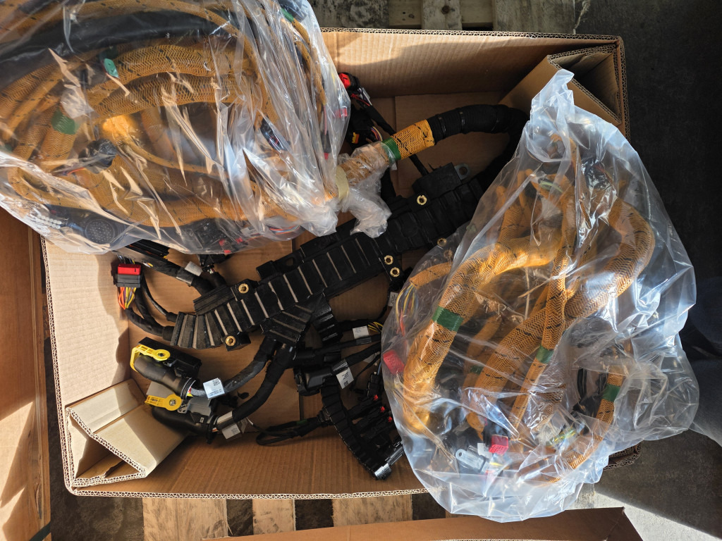 Caterpillar 6341687 - Kabels/ Draden voor Bouwmachine: afbeelding 2 Caterpillar 6341687 - Kabels/ Draden voor Bouwmachine: afbeelding 2