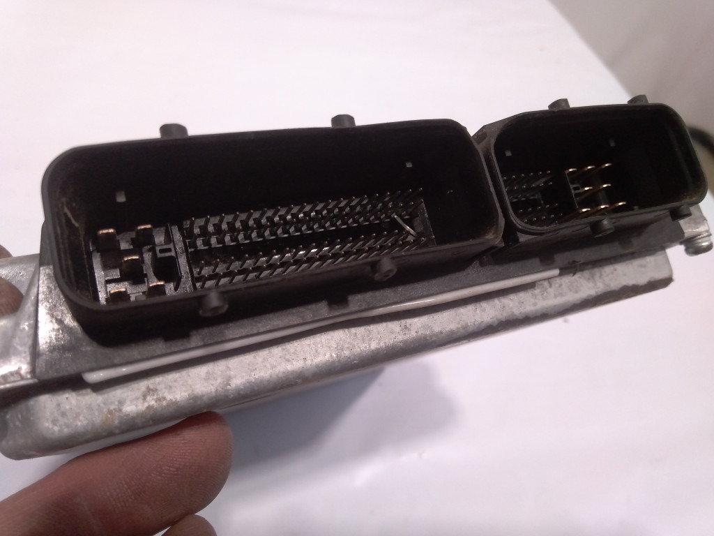 Hitachi 1028-D520 - ECU voor Bouwmachine: afbeelding 2 Hitachi 1028-D520 - ECU voor Bouwmachine: afbeelding 2