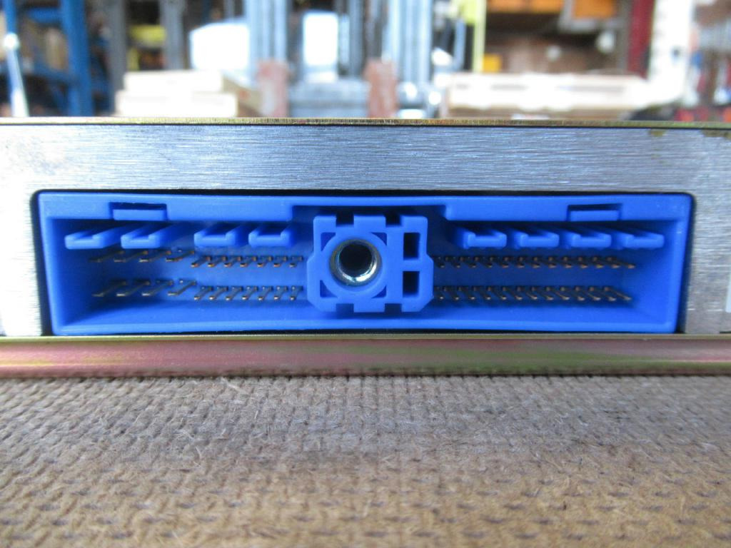 Hitachi EX200 - - ECU voor Bouwmachine: afbeelding 2 Hitachi EX200 - - ECU voor Bouwmachine: afbeelding 2