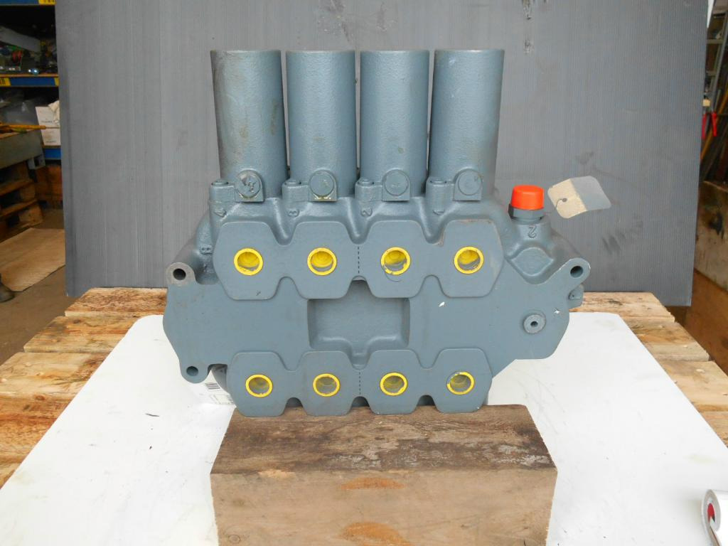 New Holland 1774139 - Hydraulische klep voor Bouwmachine: afbeelding 5 New Holland 1774139 - Hydraulische klep voor Bouwmachine: afbeelding 5