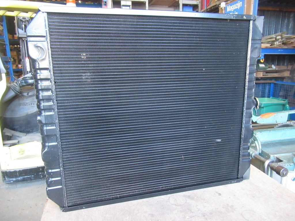 New Holland 4373720 - Radiateur voor Bouwmachine: afbeelding 4 New Holland 4373720 - Radiateur voor Bouwmachine: afbeelding 4