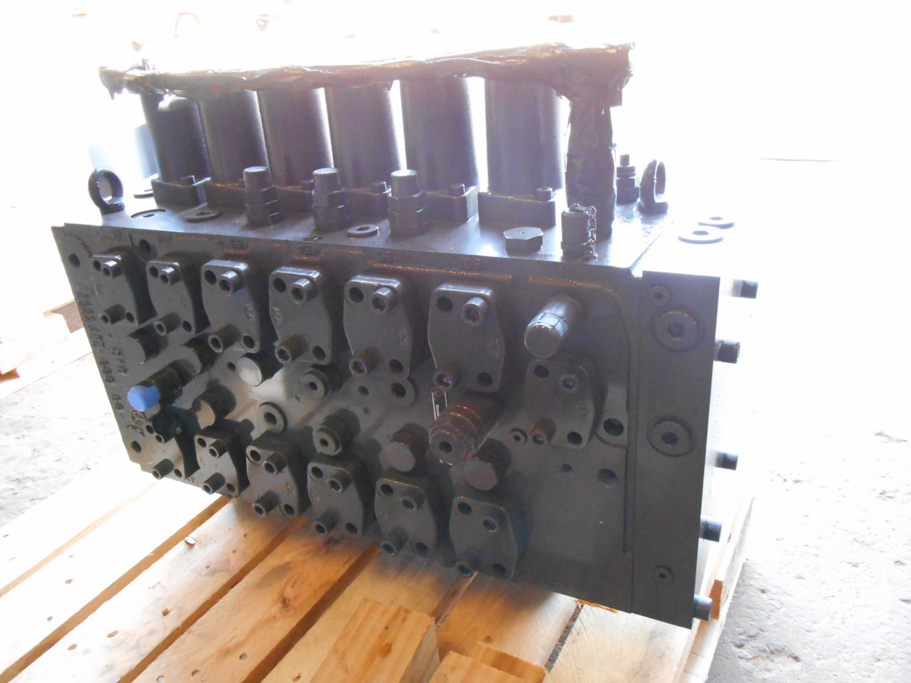 New Holland 6558352 - Hydraulische klep voor Bouwmachine: afbeelding 4 New Holland 6558352 - Hydraulische klep voor Bouwmachine: afbeelding 4