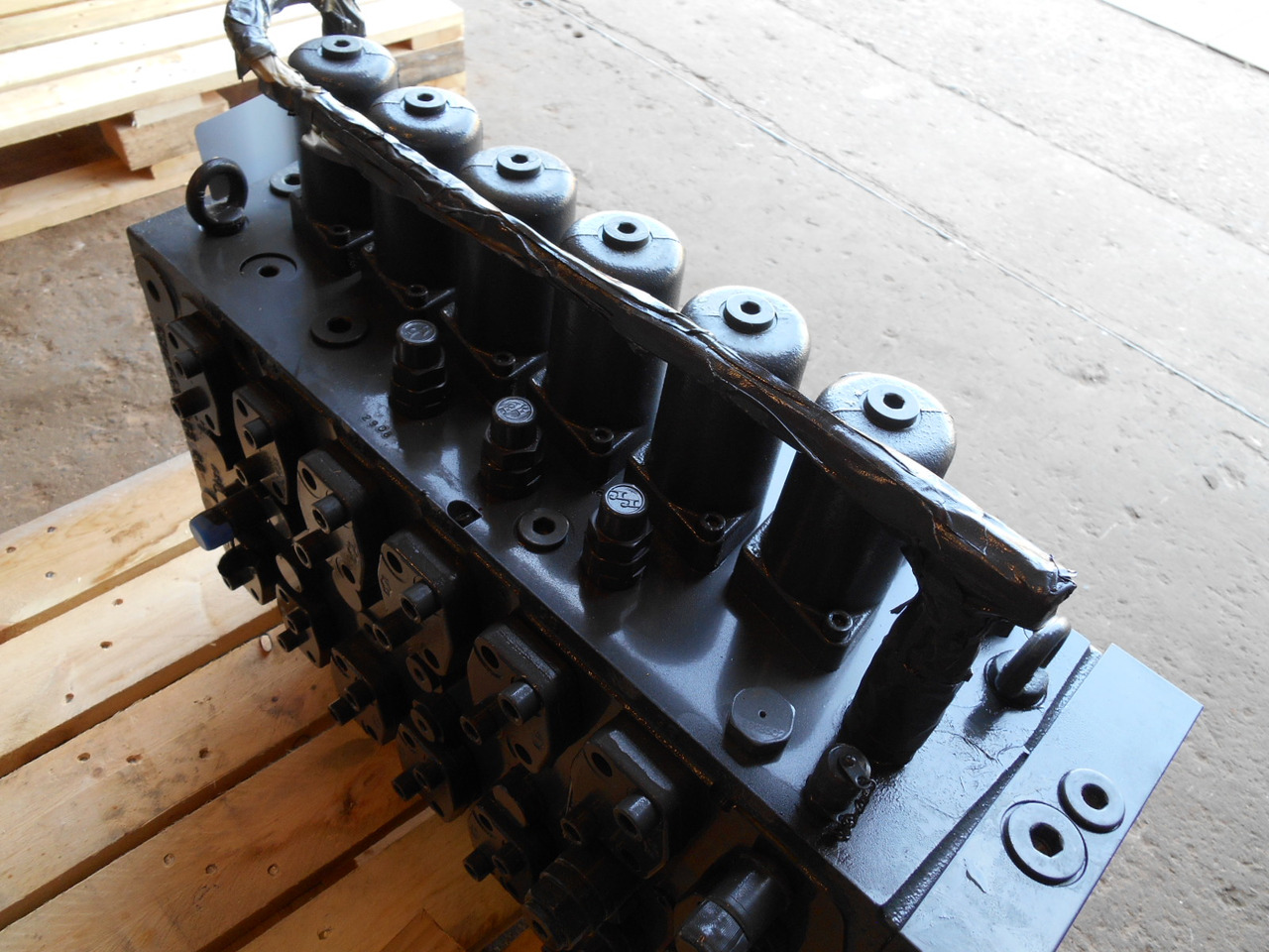 New Holland 6558352 - Hydraulische klep voor Bouwmachine: afbeelding 5 New Holland 6558352 - Hydraulische klep voor Bouwmachine: afbeelding 5