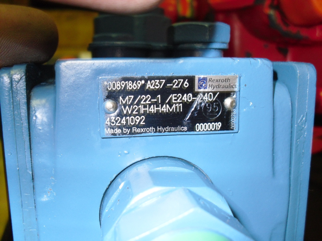 New Holland 6904016 - Hydraulische klep voor Bouwmachine: afbeelding 2 New Holland 6904016 - Hydraulische klep voor Bouwmachine: afbeelding 2