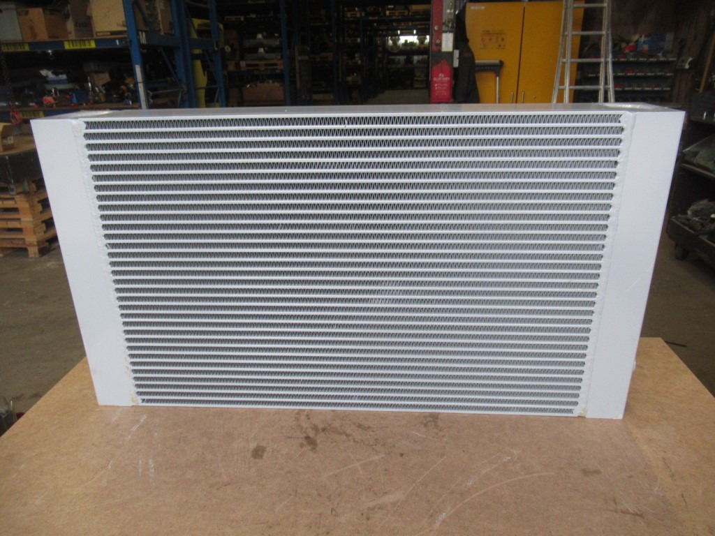 New Holland 6904526 - Radiateur voor Bouwmachine: afbeelding 4 New Holland 6904526 - Radiateur voor Bouwmachine: afbeelding 4