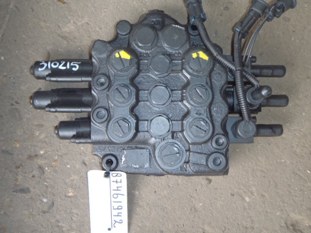 New Holland 87461942 - Hydraulische klep voor Bouwmachine: afbeelding 1 New Holland 87461942 - Hydraulische klep voor Bouwmachine: afbeelding 1