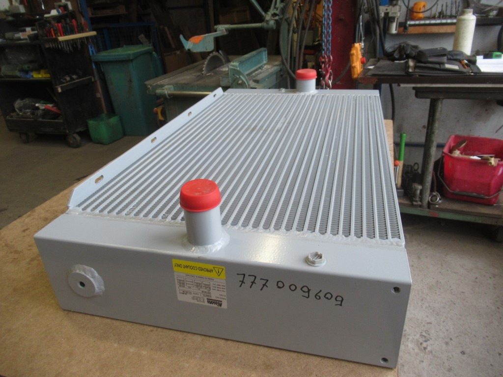 O&K L25.5 - - Radiateur voor Bouwmachine: afbeelding 2 O&K L25.5 - - Radiateur voor Bouwmachine: afbeelding 2