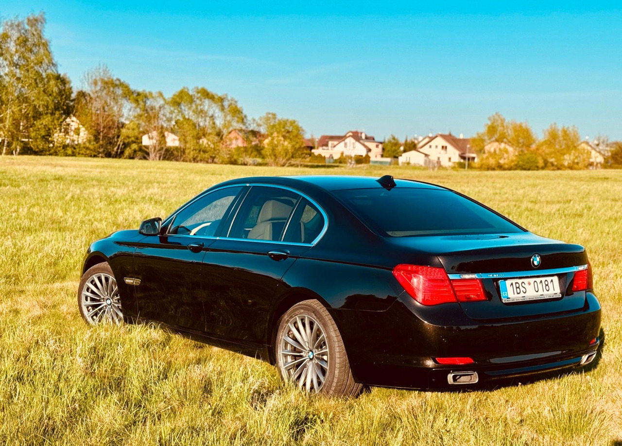 BMW 740d xDrive 4x4 Long - Sedan: afbeelding 2 BMW 740d xDrive 4x4 Long - Sedan: afbeelding 2