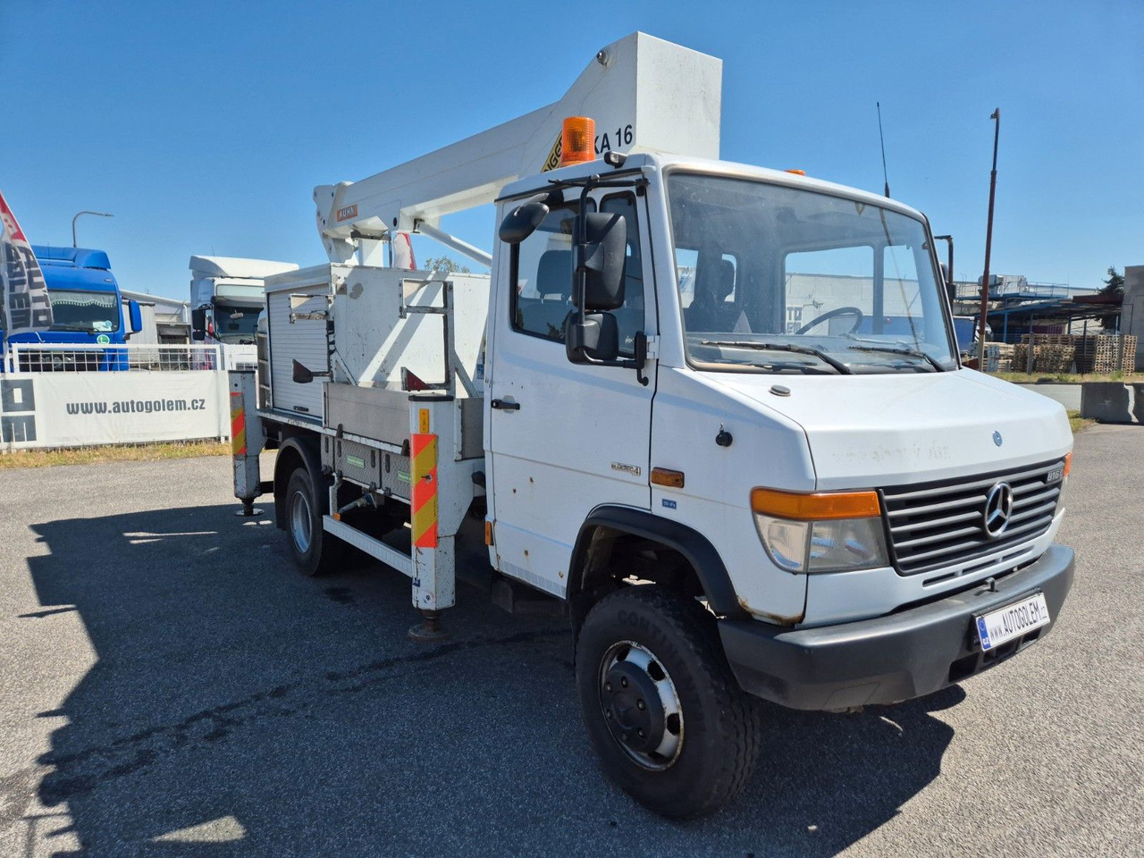 Mercedes-Benz Vario 816 work platform - Vrachtwagen hoogwerker: afbeelding 2 Mercedes-Benz Vario 816 work platform - Vrachtwagen hoogwerker: afbeelding 2