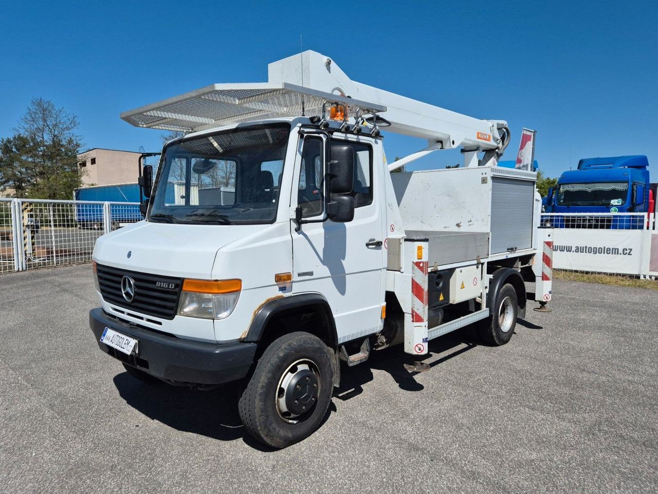 Mercedes-Benz Vario 816 work platform - Vrachtwagen hoogwerker: afbeelding 1 Mercedes-Benz Vario 816 work platform - Vrachtwagen hoogwerker: afbeelding 1