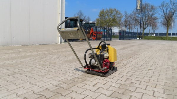 Dynapac LF 70 - Trilplaat: afbeelding 2 Dynapac LF 70 - Trilplaat: afbeelding 2