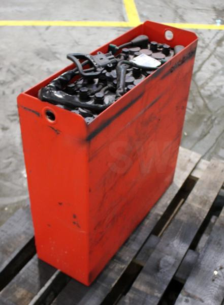 GRUMA 24 Volt 2 PzV 200 Ah - Batterij voor Intern transport: afbeelding 2 GRUMA 24 Volt 2 PzV 200 Ah - Batterij voor Intern transport: afbeelding 2