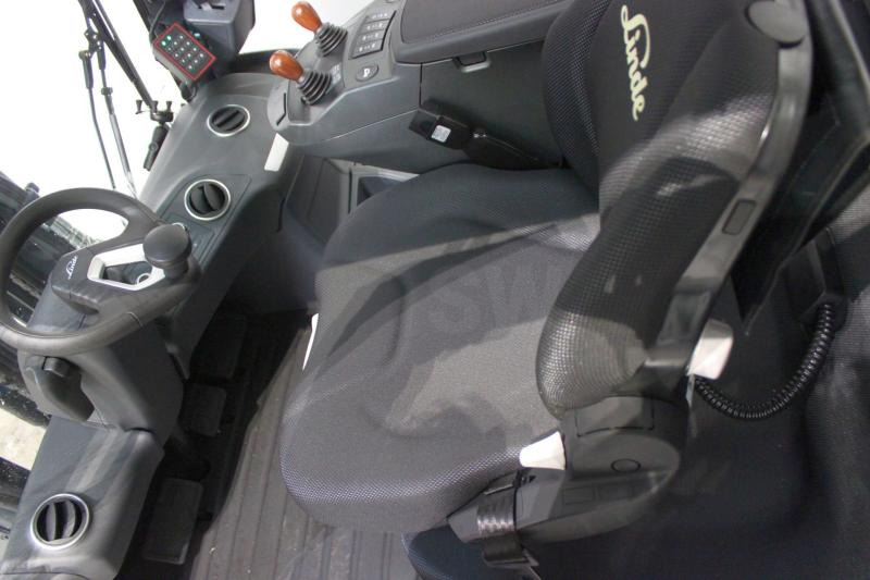 Linde H 35 D/600 1204-01 - Diesel heftruck: afbeelding 4 Linde H 35 D/600 1204-01 - Diesel heftruck: afbeelding 4