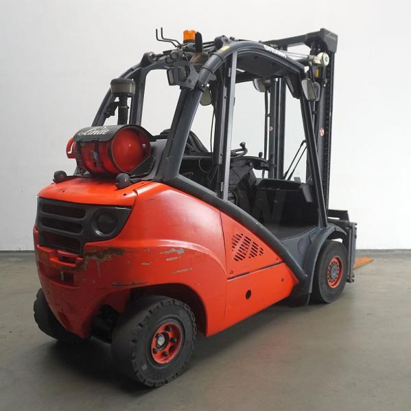 Linde H 35 T 393 - LPG heftruck: afbeelding 2 Linde H 35 T 393 - LPG heftruck: afbeelding 2