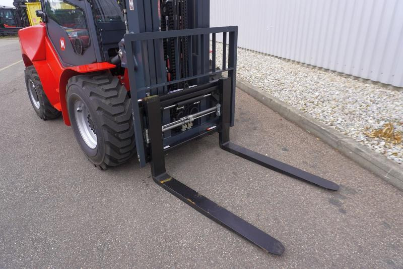 Magni FL3,5 - Ruw terrein heftruck: afbeelding 5 Magni FL3,5 - Ruw terrein heftruck: afbeelding 5