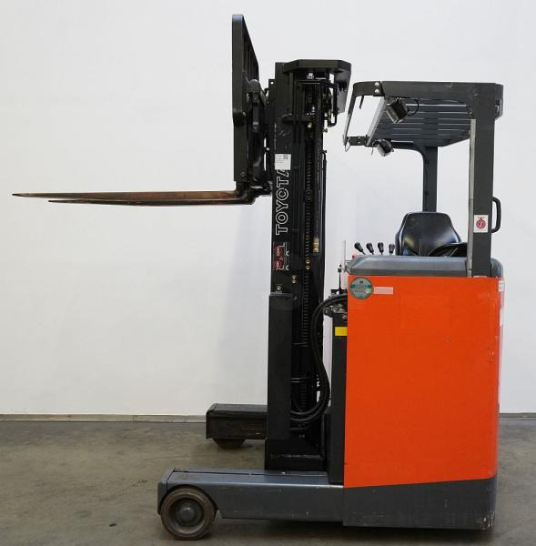 Toyota 6FBRE12 - Reach truck: afbeelding 4 Toyota 6FBRE12 - Reach truck: afbeelding 4