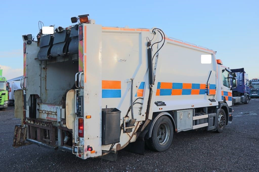 Scania P94DB4X2LA230 Serie 4967 - Vuilniswagen: afbeelding 3 Scania P94DB4X2LA230 Serie 4967 - Vuilniswagen: afbeelding 3