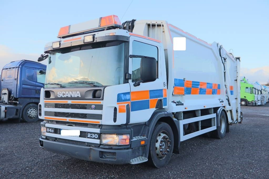Scania P94DB4X2LA230 Serie 4967 - Vuilniswagen: afbeelding 1 Scania P94DB4X2LA230 Serie 4967 - Vuilniswagen: afbeelding 1
