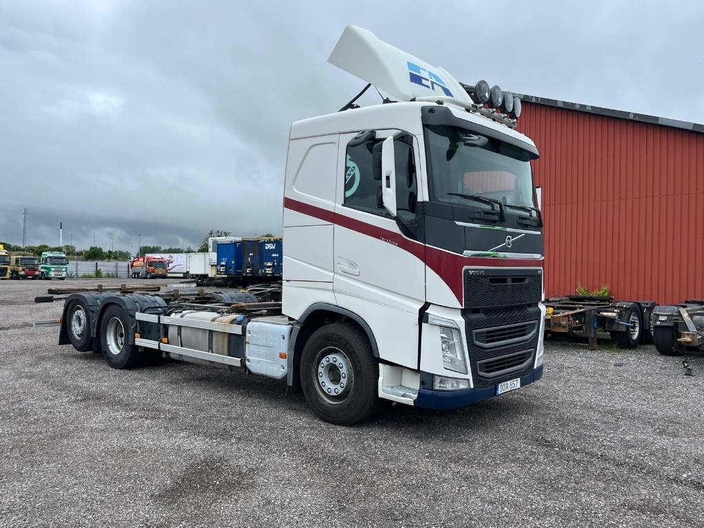 Volvo VOLVO FH 6*2 serie nr 3248 - Containertransporter/ Wissellaadbak vrachtwagen: afbeelding 3 Volvo VOLVO FH 6*2 serie nr 3248 - Containertransporter/ Wissellaadbak vrachtwagen: afbeelding 3