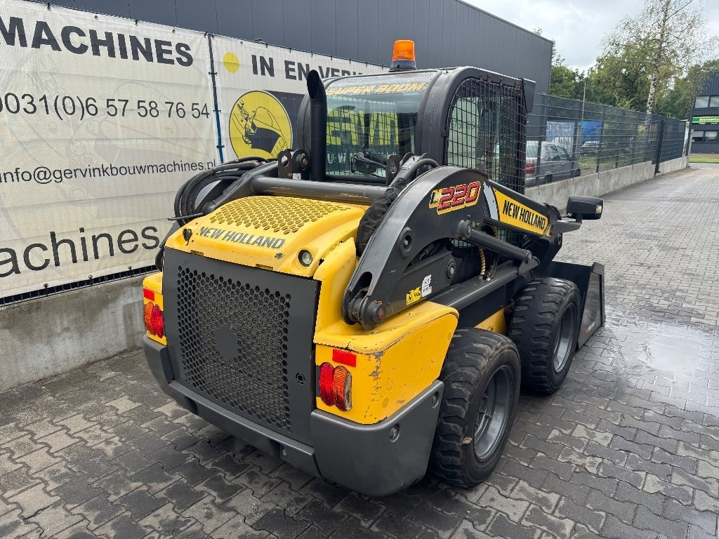 New Holland L220 - Schranklader: afbeelding 2 New Holland L220 - Schranklader: afbeelding 2