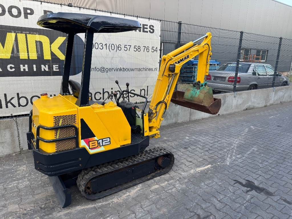 Yanmar B12 - Minigraafmachine: afbeelding 1 Yanmar B12 - Minigraafmachine: afbeelding 1