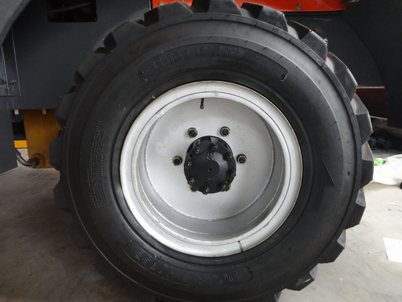 QINGDAO PROMISING China Wheel Loader Tire 12-16.5-12PR - Band voor Wiellader: afbeelding 2 QINGDAO PROMISING China Wheel Loader Tire 12-16.5-12PR - Band voor Wiellader: afbeelding 2