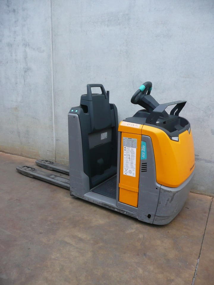 Jungheinrich ECE 220 1250x540mm - Orderverzameltruck: afbeelding 1 Jungheinrich ECE 220 1250x540mm - Orderverzameltruck: afbeelding 1